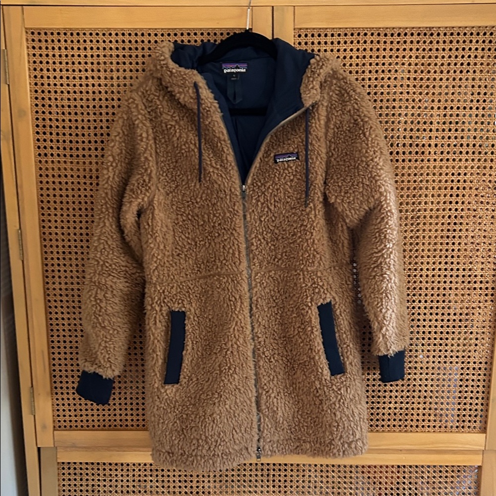 Patagonia Tan Fleece Jacket with Navy Details